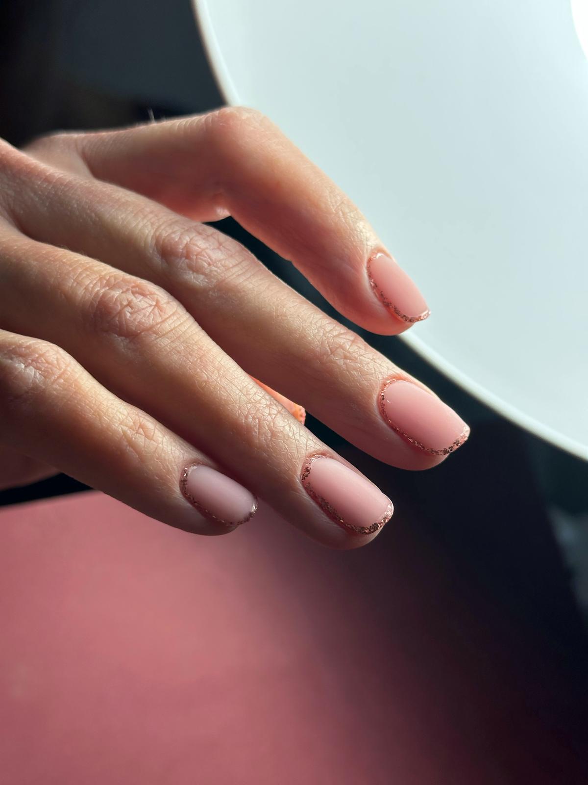Pose d'ongles élégante