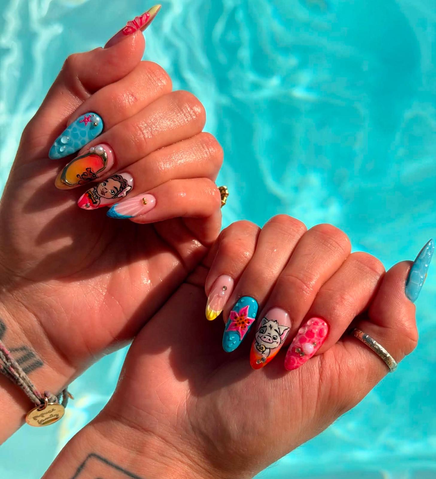 Nail art d'été façon Vaiana & Pua